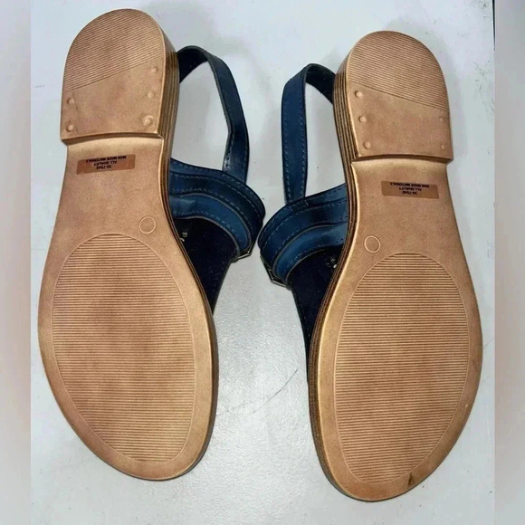 Tuscany By Easy Street women’s T Strap Slingback sandals - Picture 4 of 4